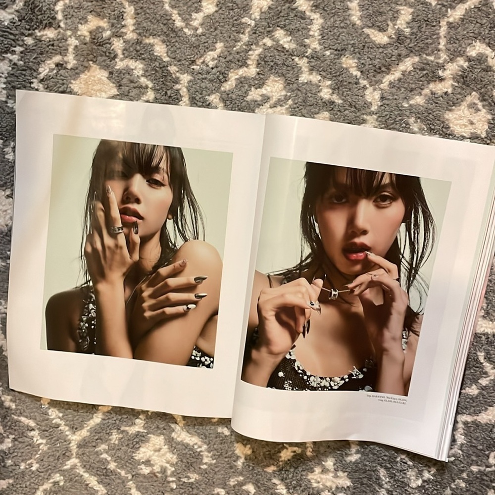 Elle x Blackpink Lisa Lalisa magazine - Picture 4 of 7